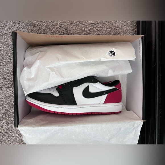 2 PAIRS- Nike Jordan 1 Low - Black Toe and Neutral Grey - Picture 3 of 11